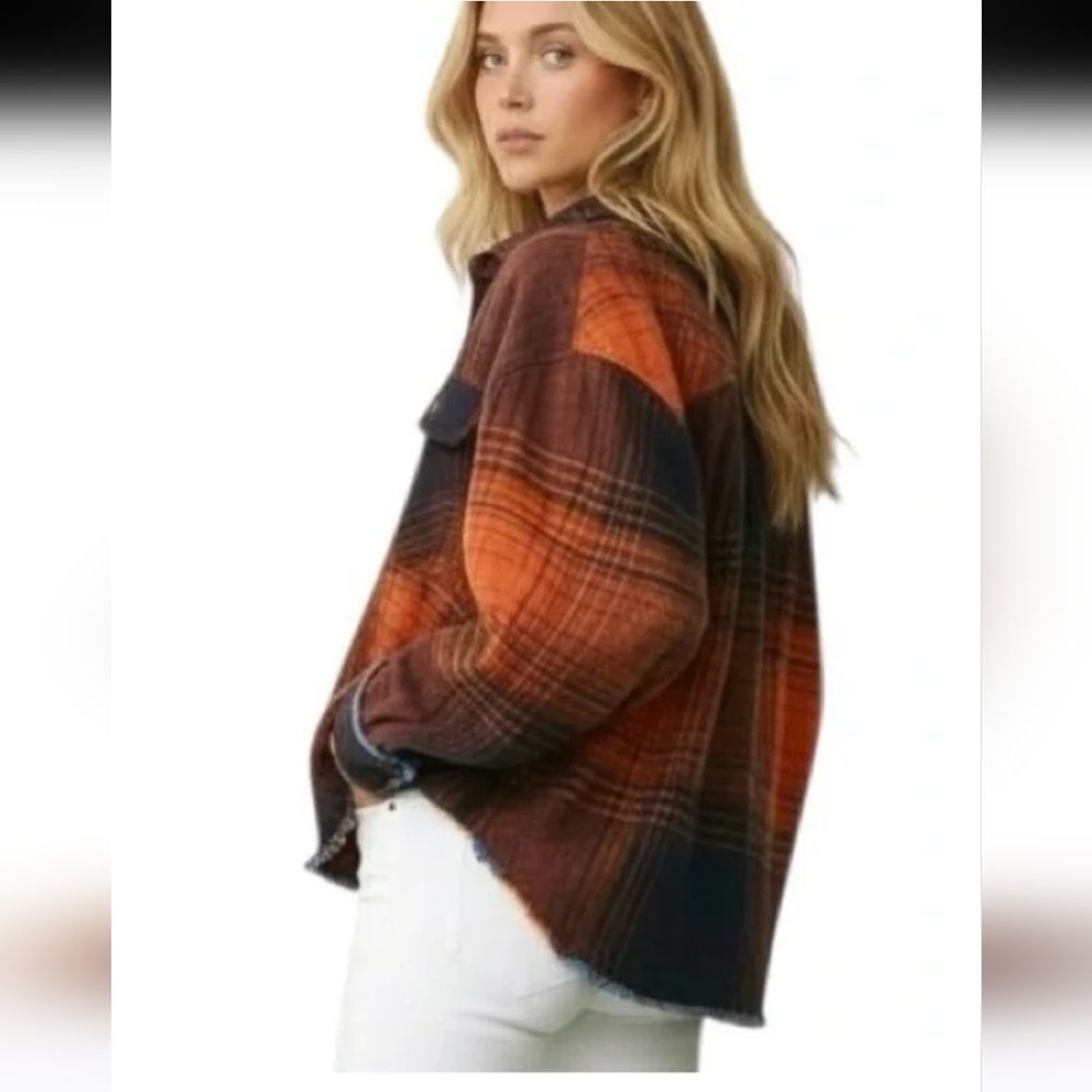 BDG Long Sleeve Button Down Shirt - Picture 2 of 5